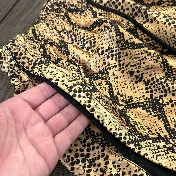 NWT [Nike] Loose Fit Rebel Fly Snakeskin Gold/Black Basketball Shorts Women’s S - Picture 9 of 14